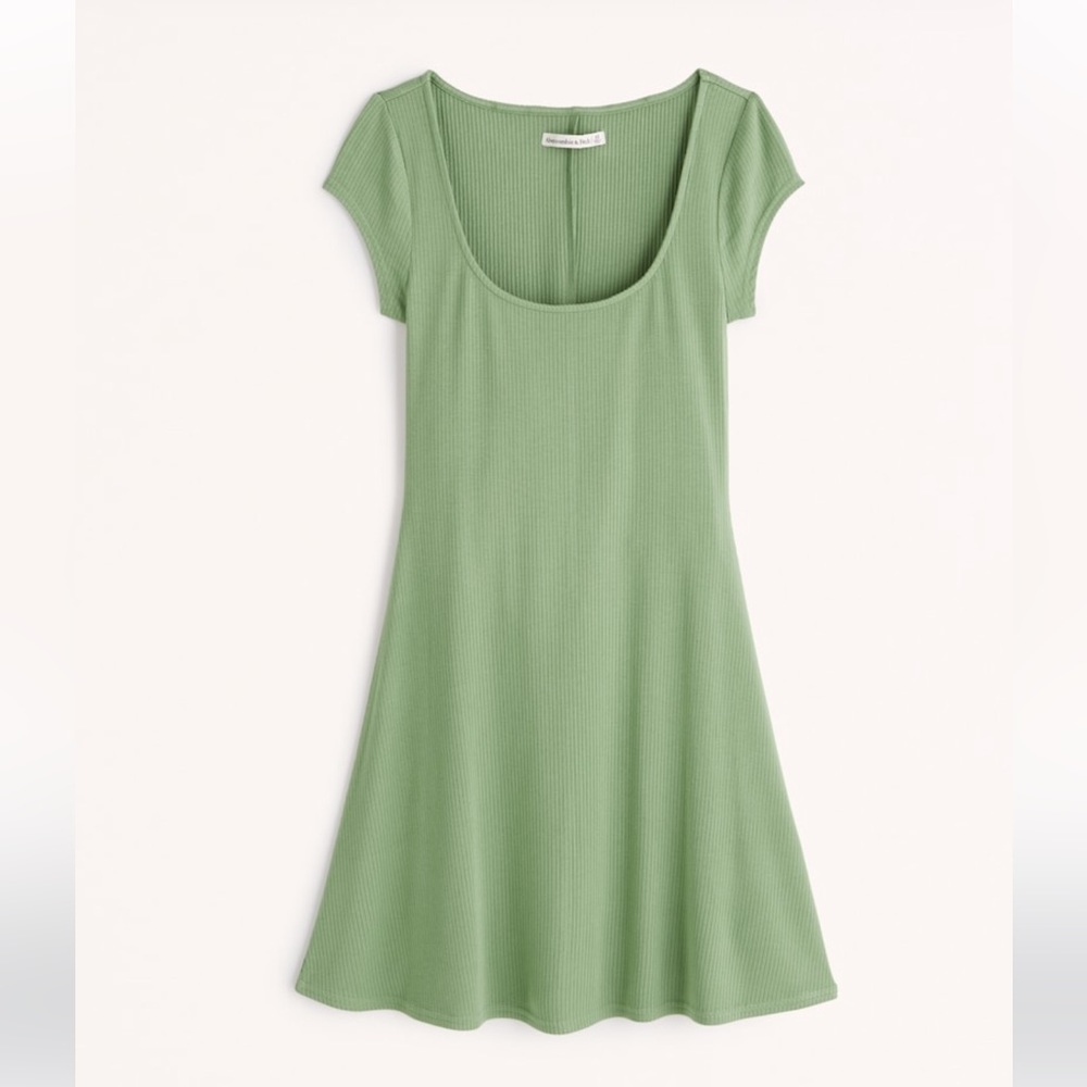 NWT Abercrombie and Fitch Short Sleeve Knit Mini Dress Size Small